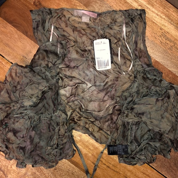 Forever 21 Tops - 100% silk vest top LOVE 21